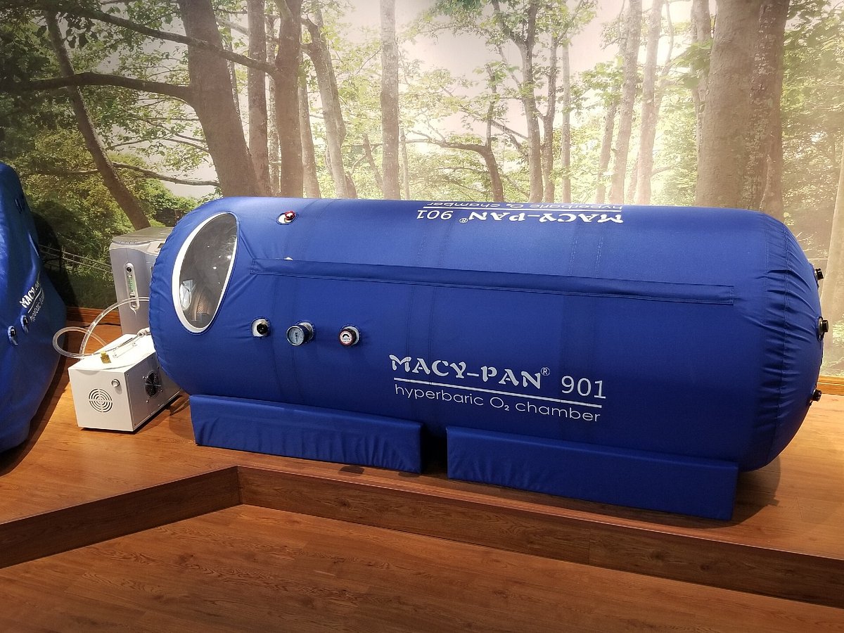 Macy-Pan hyperbaric oxygen chamber